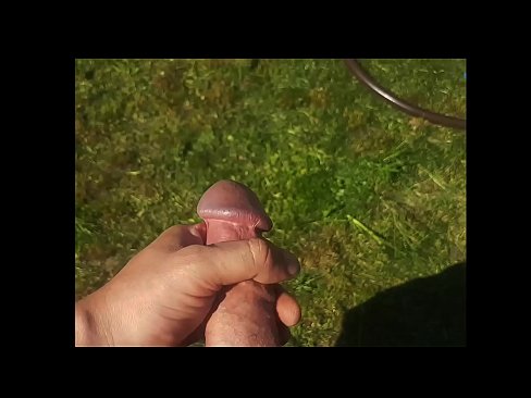 ❤️ Vroča lepotica dobi svojo rožnato pičko, ki jo jebe, in se zraven cmeri s curkom na poletnem vrtu ️❌ Trdi porniči na sl.epicpornvideos-com.ru ﹏